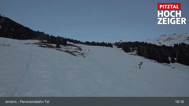 Archived image Webcam Jerzens - Zirbenbahn Bergstation