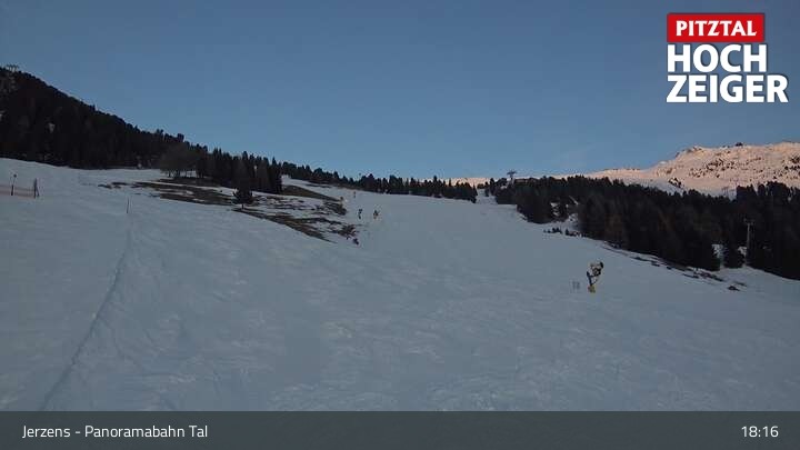 Archived image Webcam Jerzens - Zirbenbahn Bergstation