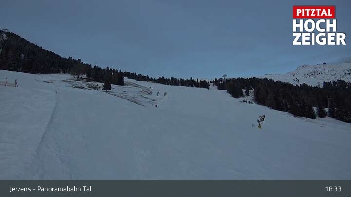 Archived image Webcam Jerzens - Zirbenbahn Bergstation