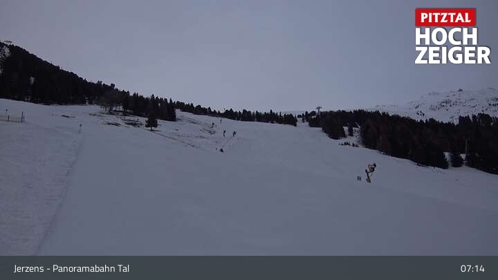 Archived image Webcam Jerzens - Zirbenbahn Bergstation