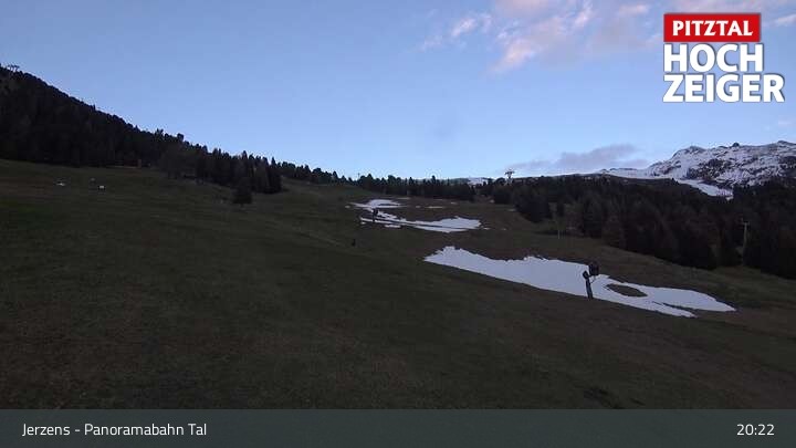 Archiv Foto Webcam Jerzens - Zirbenbahn Bergstation