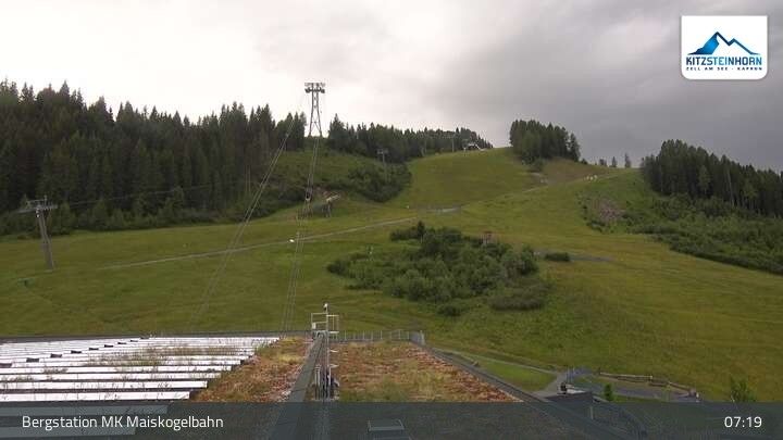 Archived image Webcam Kaprun: View Top Station Maiskogelbahn