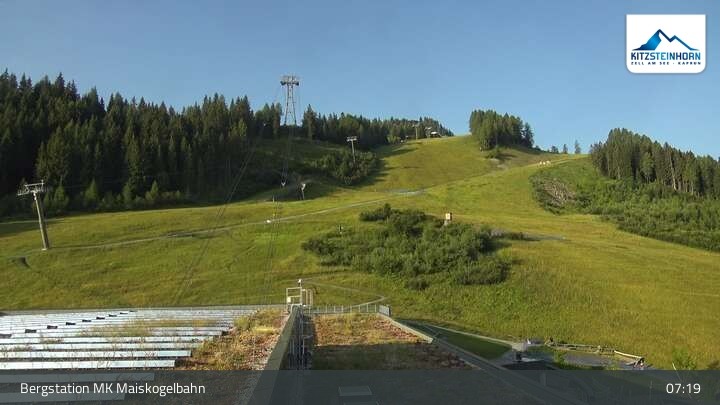 Archived image Webcam Kaprun: View Top Station Maiskogelbahn