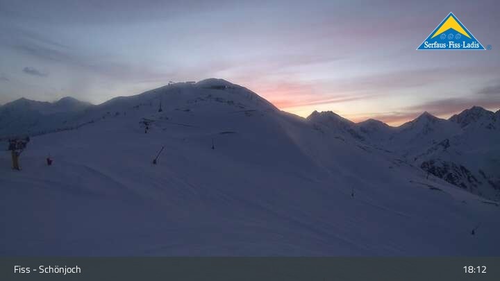 Archived image Webcam Fiss: Schönjochbahn lift