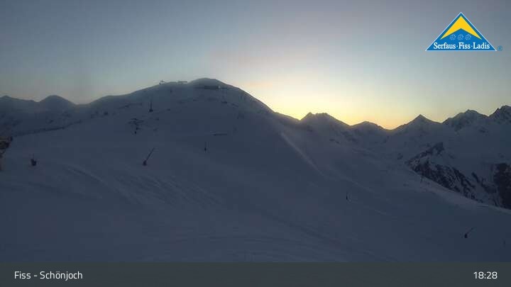 Archived image Webcam Fiss: Schönjochbahn lift