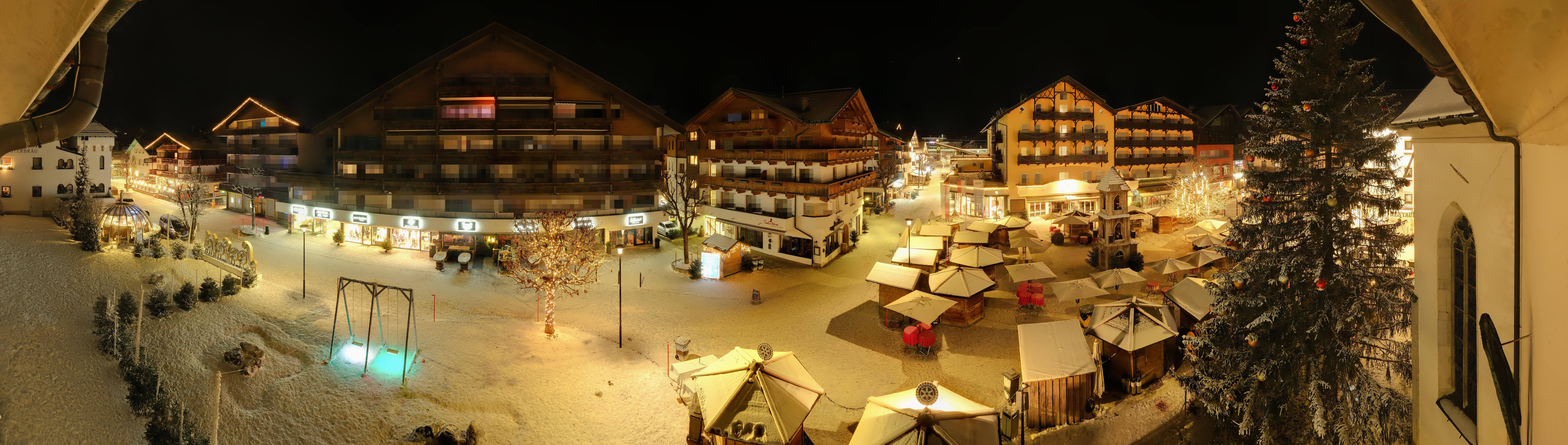 Archiv Foto Webcam Dorfplatz, Seefeld in Tirol