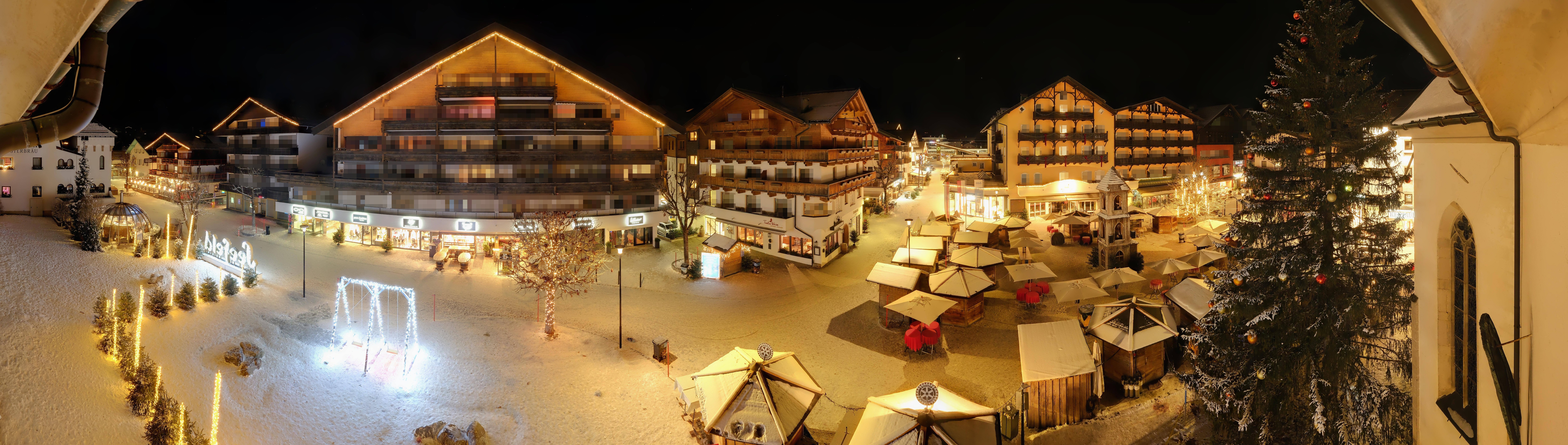 Archiv Foto Webcam Dorfplatz, Seefeld in Tirol