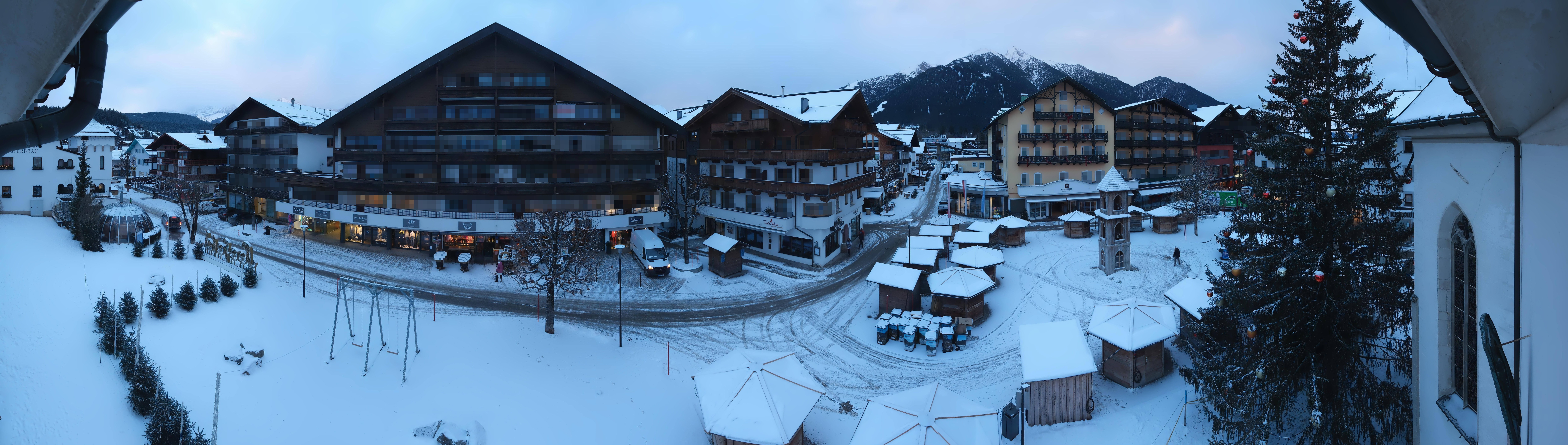 Archiv Foto Webcam Dorfplatz, Seefeld in Tirol