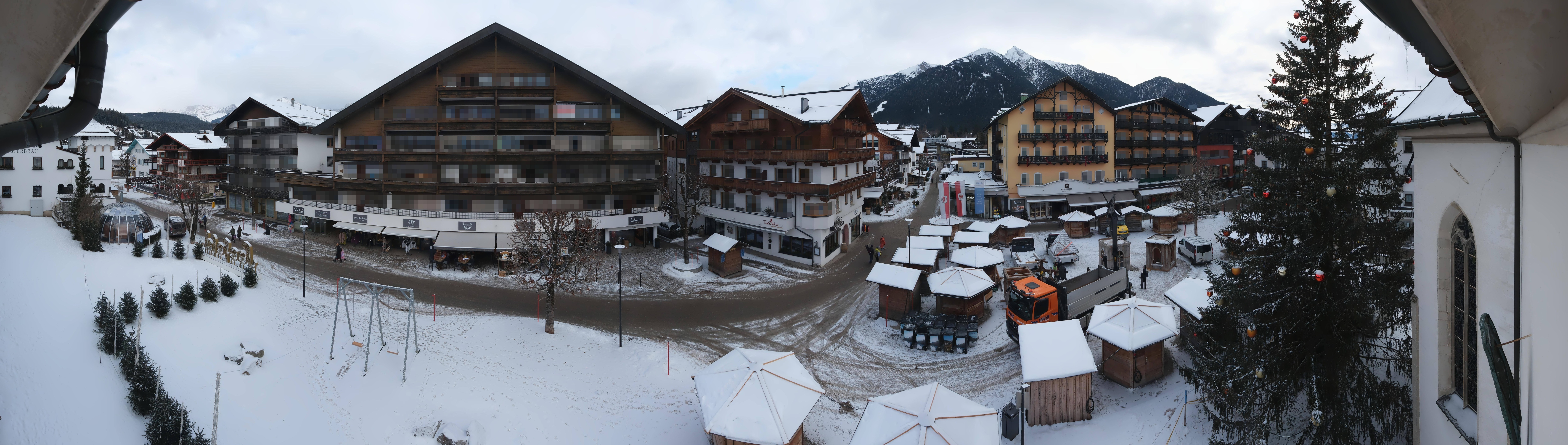 Archiv Foto Webcam Dorfplatz, Seefeld in Tirol