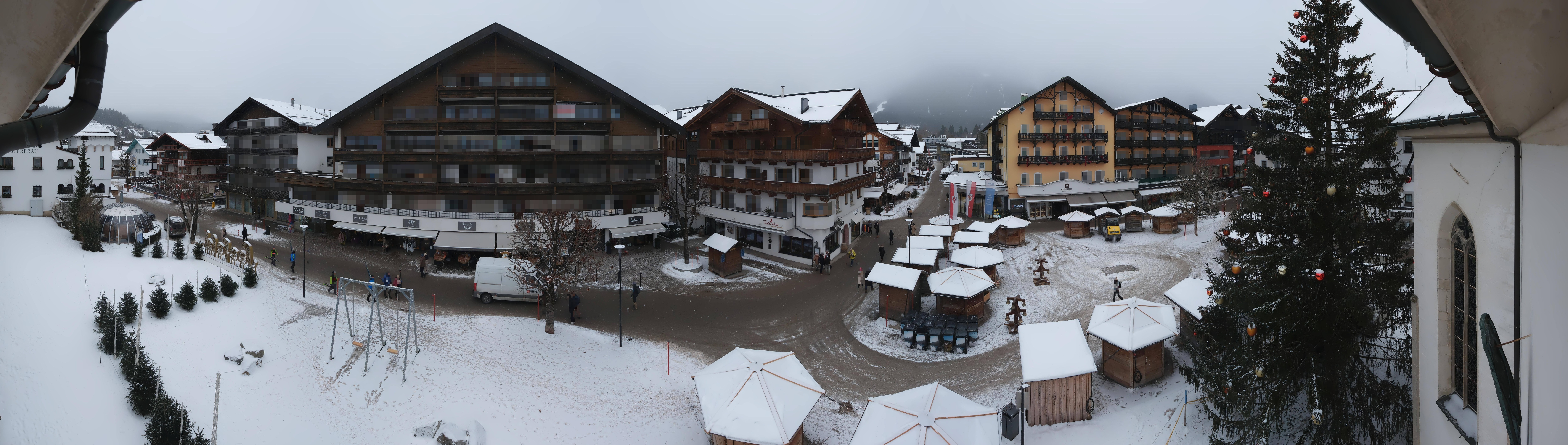 Archiv Foto Webcam Dorfplatz, Seefeld in Tirol