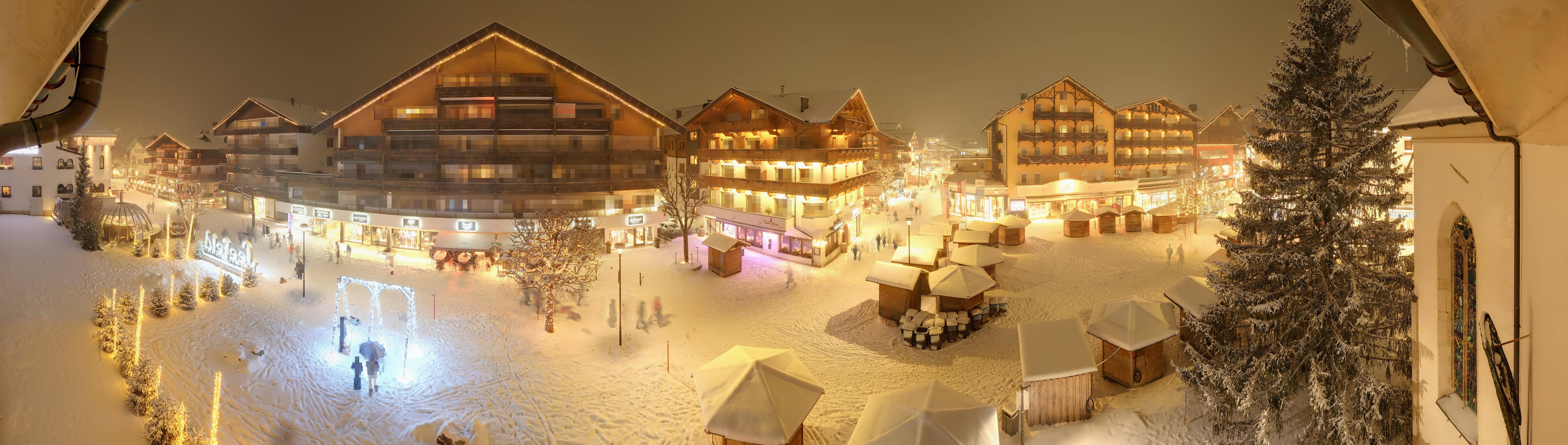 Archiv Foto Webcam Dorfplatz, Seefeld in Tirol