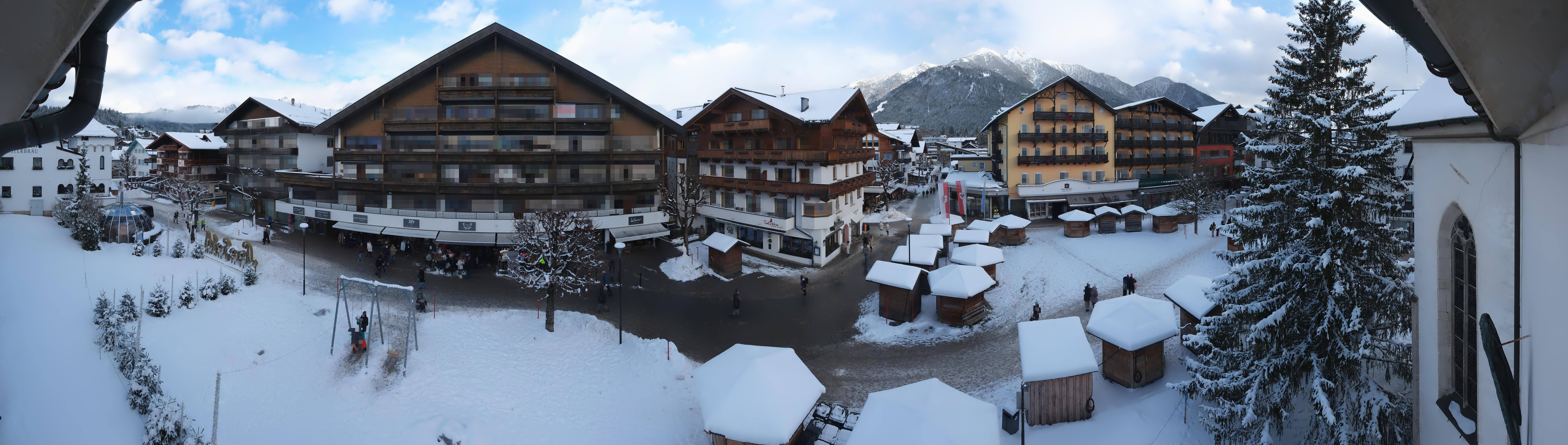 Archiv Foto Webcam Dorfplatz, Seefeld in Tirol