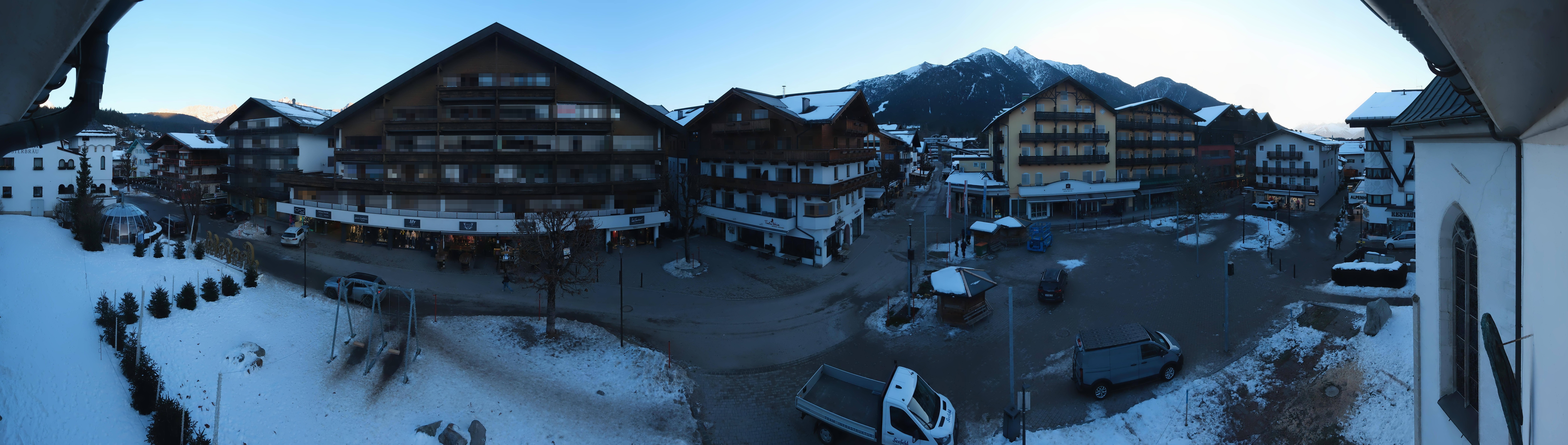 Archiv Foto Webcam Dorfplatz, Seefeld in Tirol