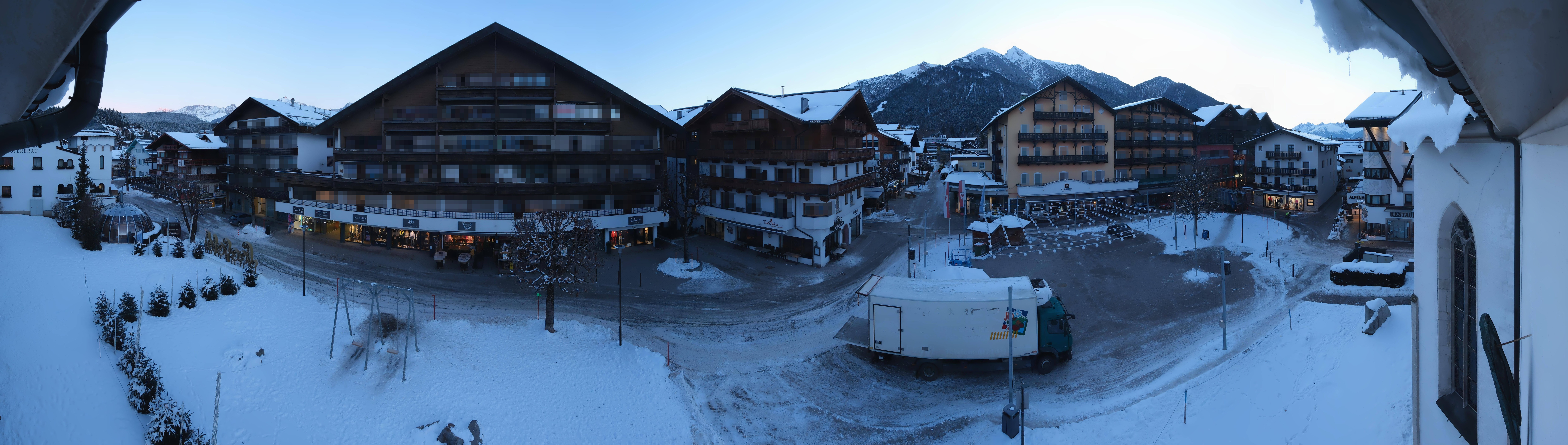 Archiv Foto Webcam Dorfplatz, Seefeld in Tirol