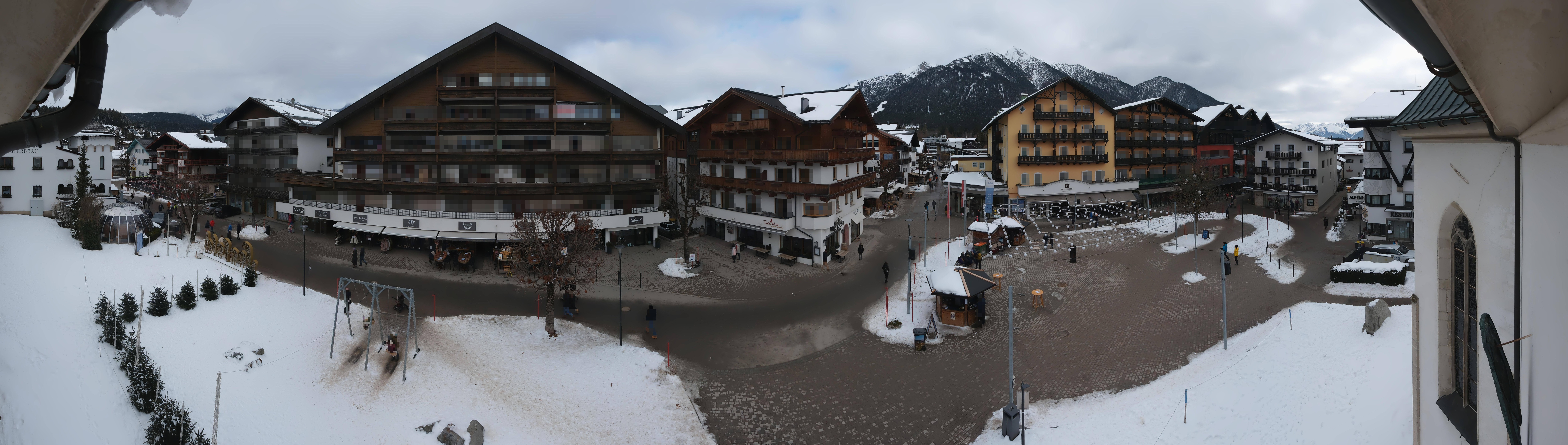 Archiv Foto Webcam Dorfplatz, Seefeld in Tirol