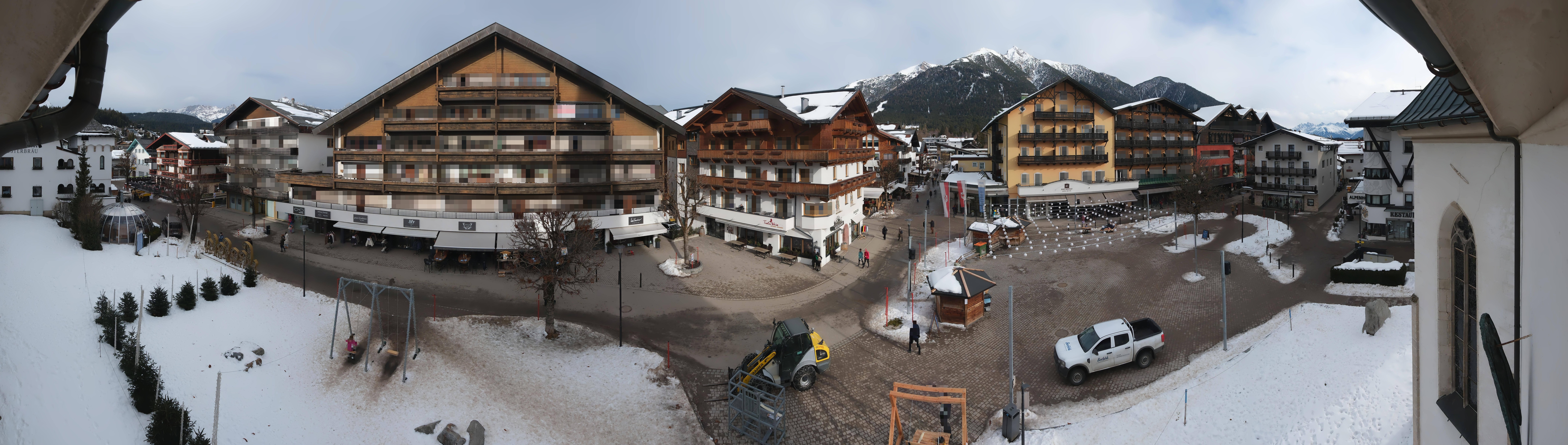 Archiv Foto Webcam Dorfplatz, Seefeld in Tirol