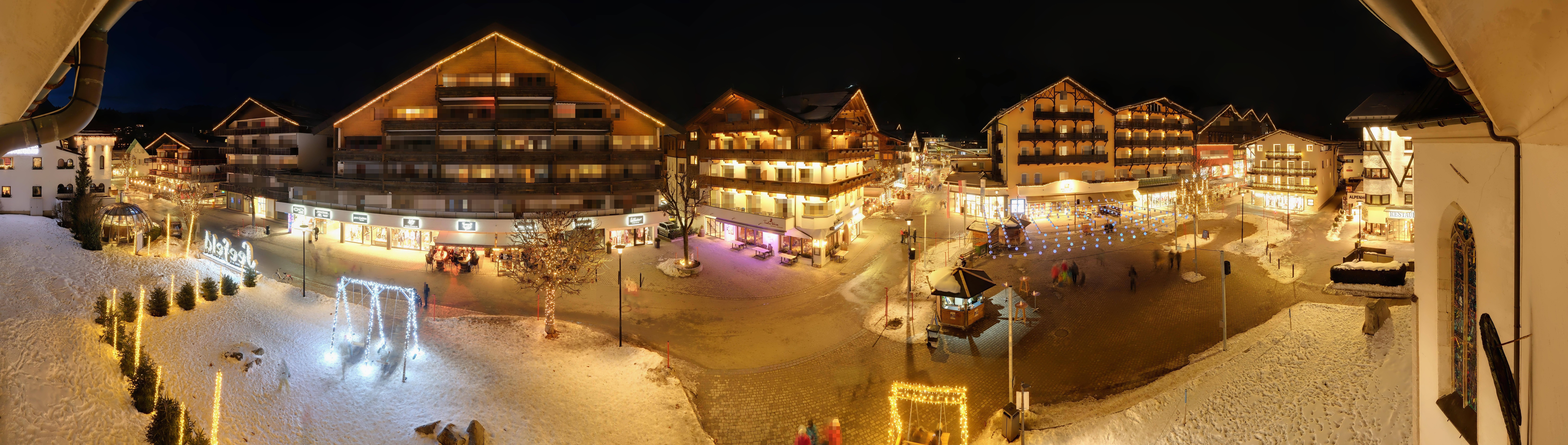 Archiv Foto Webcam Dorfplatz, Seefeld in Tirol