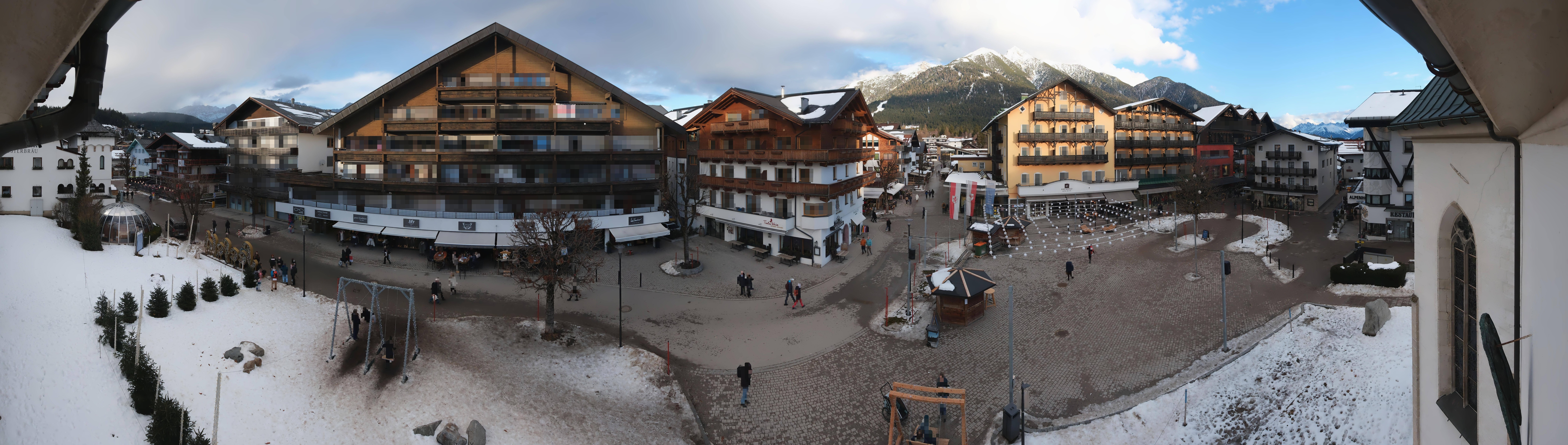 Archiv Foto Webcam Dorfplatz, Seefeld in Tirol