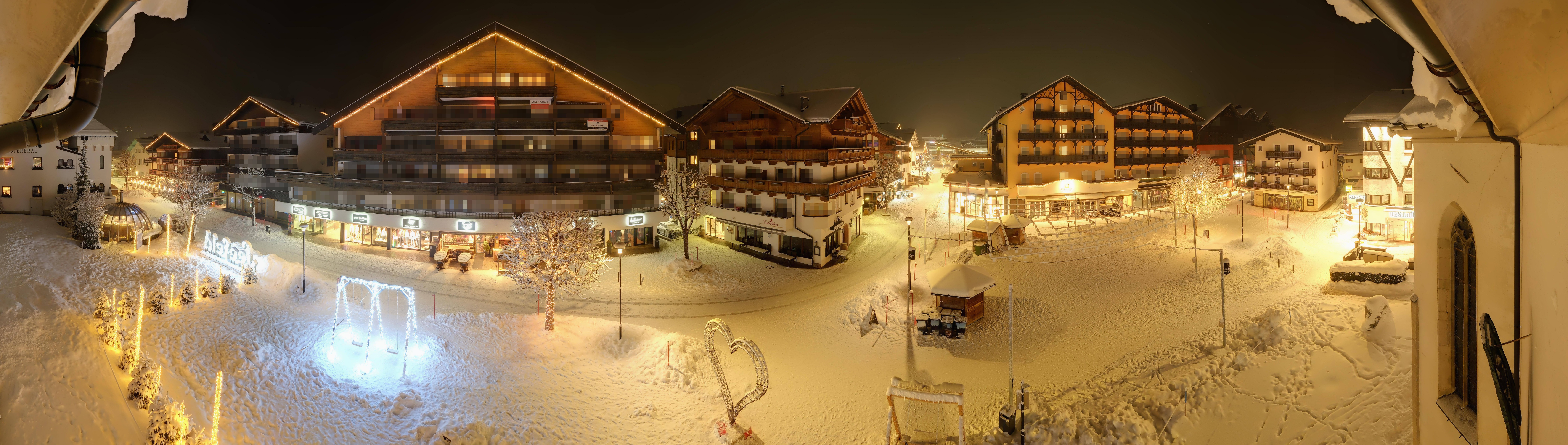Archiv Foto Webcam Dorfplatz, Seefeld in Tirol