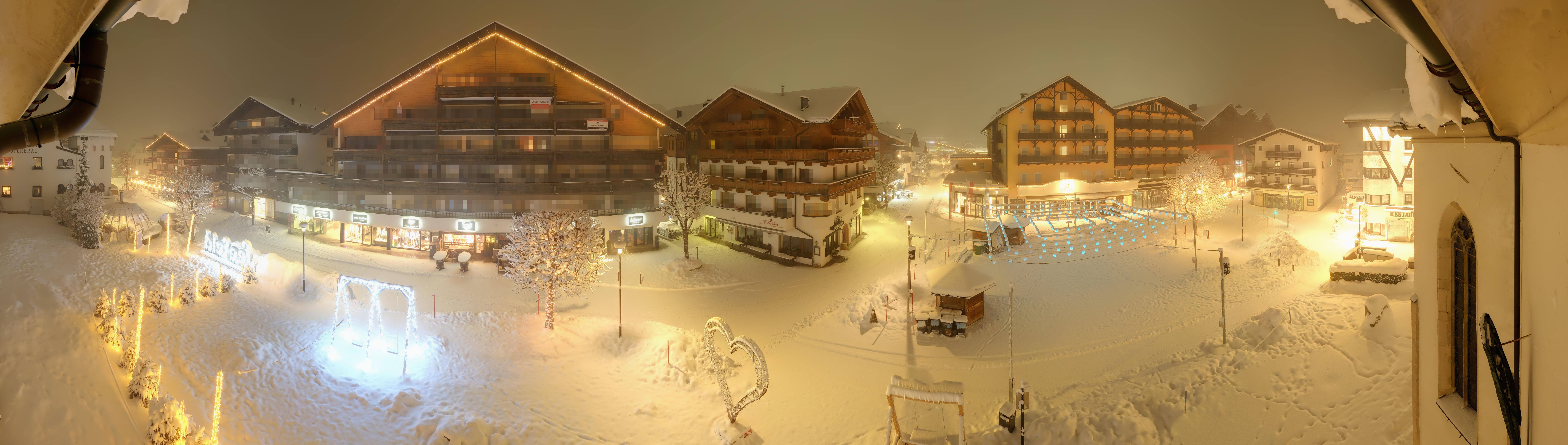 Archiv Foto Webcam Dorfplatz, Seefeld in Tirol