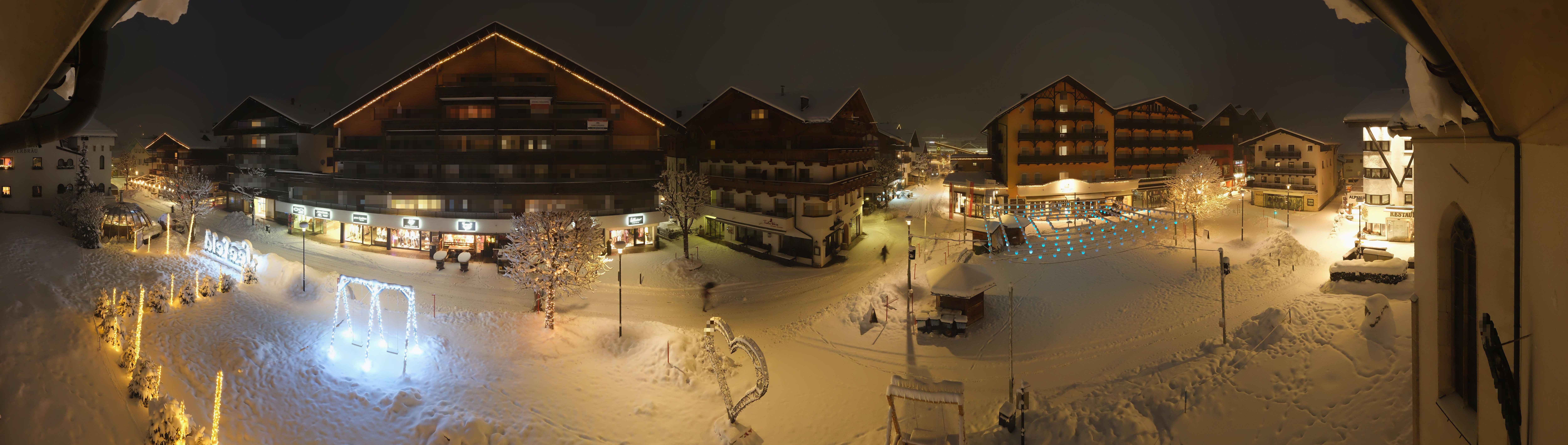 Archiv Foto Webcam Dorfplatz, Seefeld in Tirol