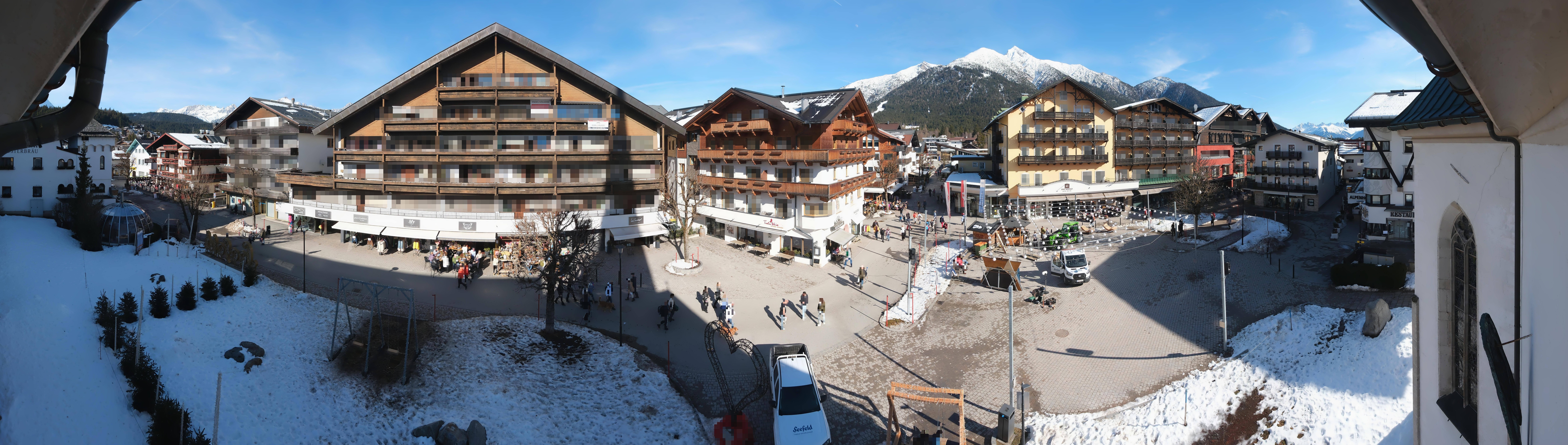 Archiv Foto Webcam Dorfplatz, Seefeld in Tirol