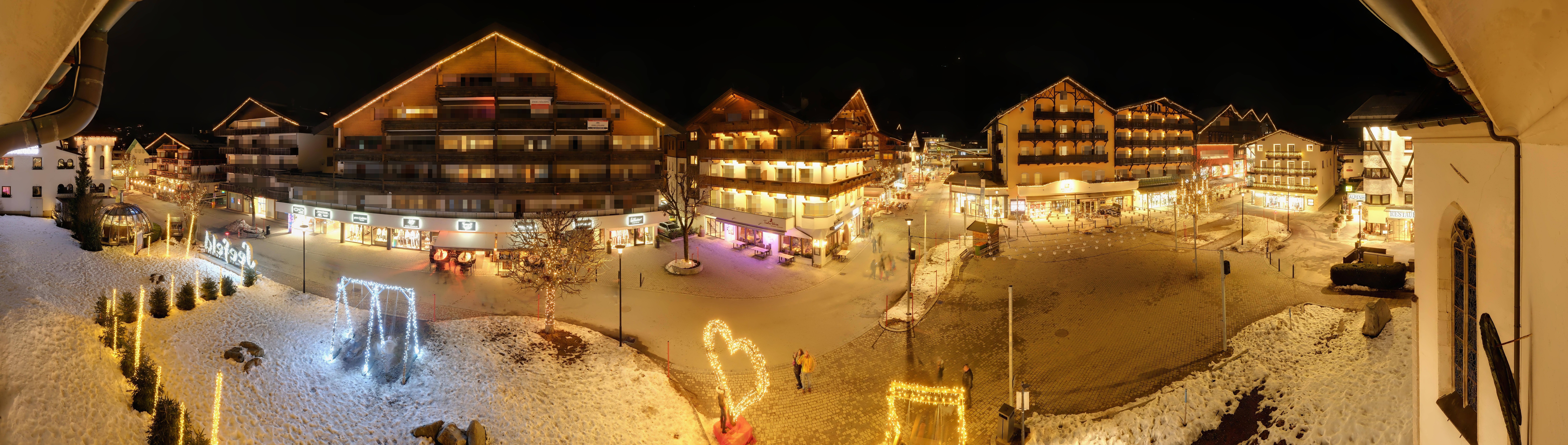 Archiv Foto Webcam Dorfplatz, Seefeld in Tirol