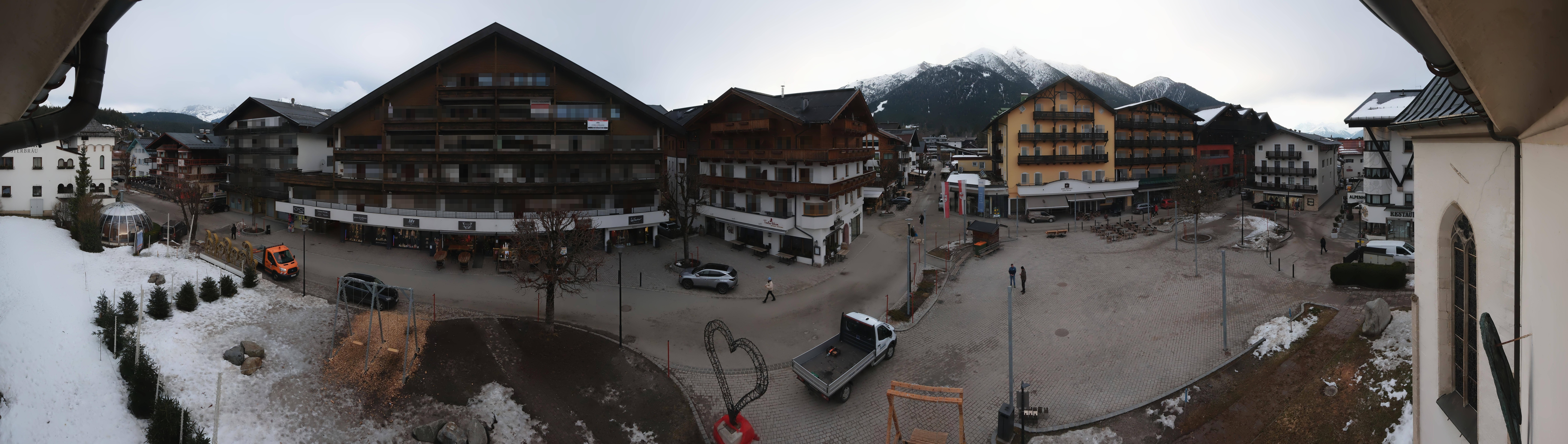 Archiv Foto Webcam Dorfplatz, Seefeld in Tirol