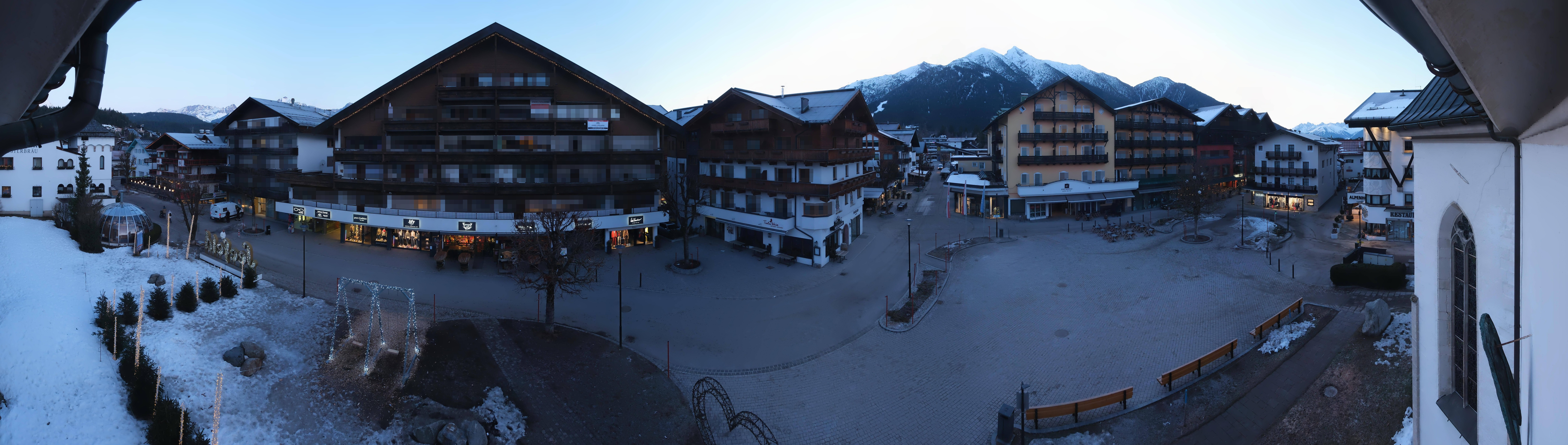 Archiv Foto Webcam Dorfplatz, Seefeld in Tirol