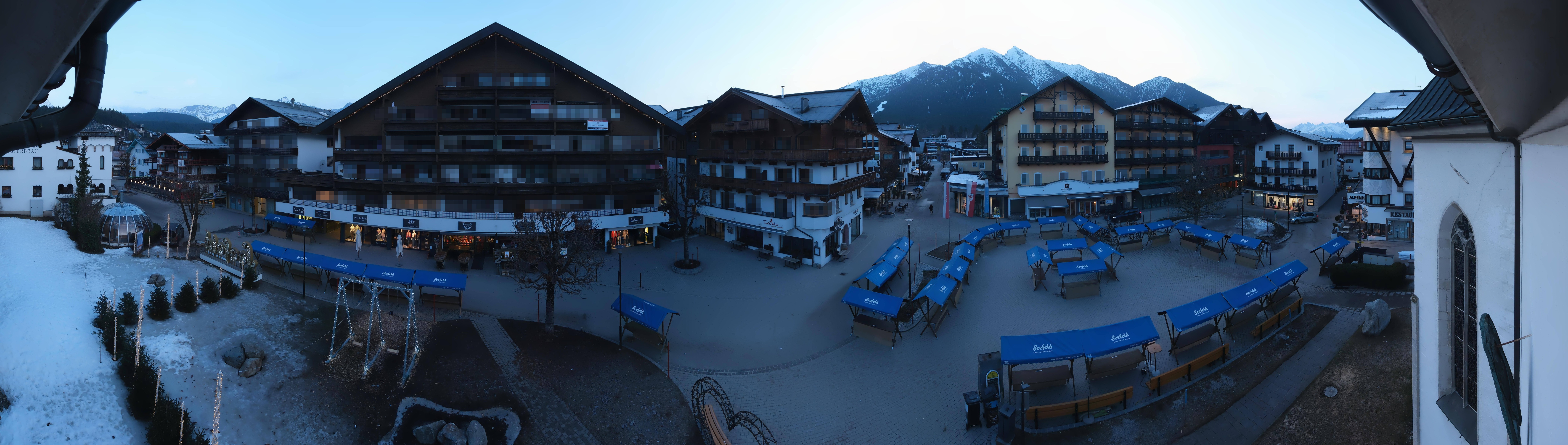 Archiv Foto Webcam Dorfplatz, Seefeld in Tirol