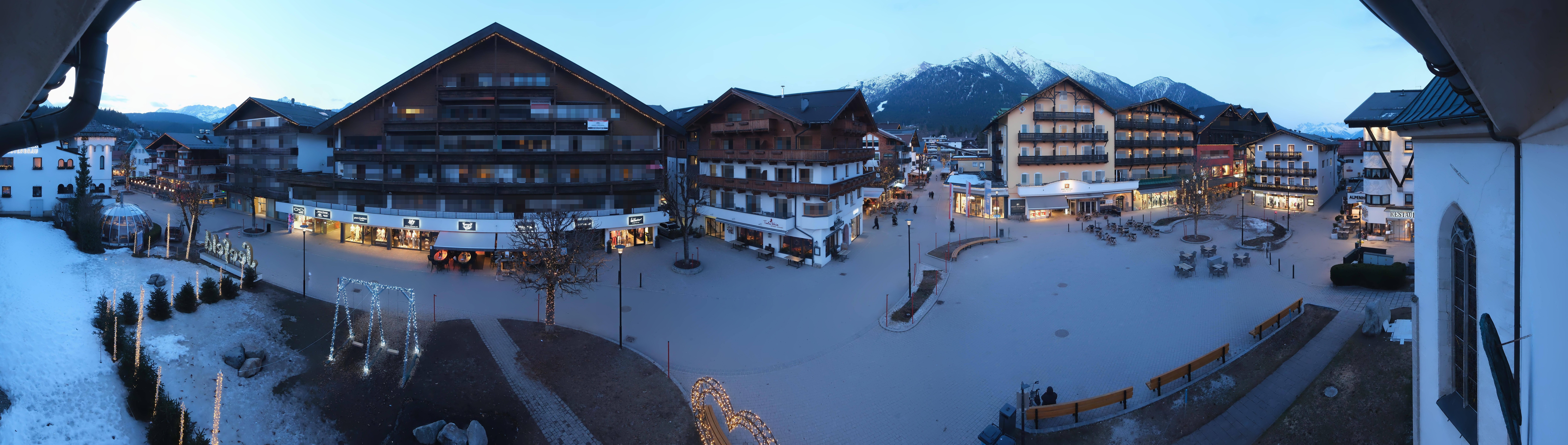 Archiv Foto Webcam Dorfplatz, Seefeld in Tirol