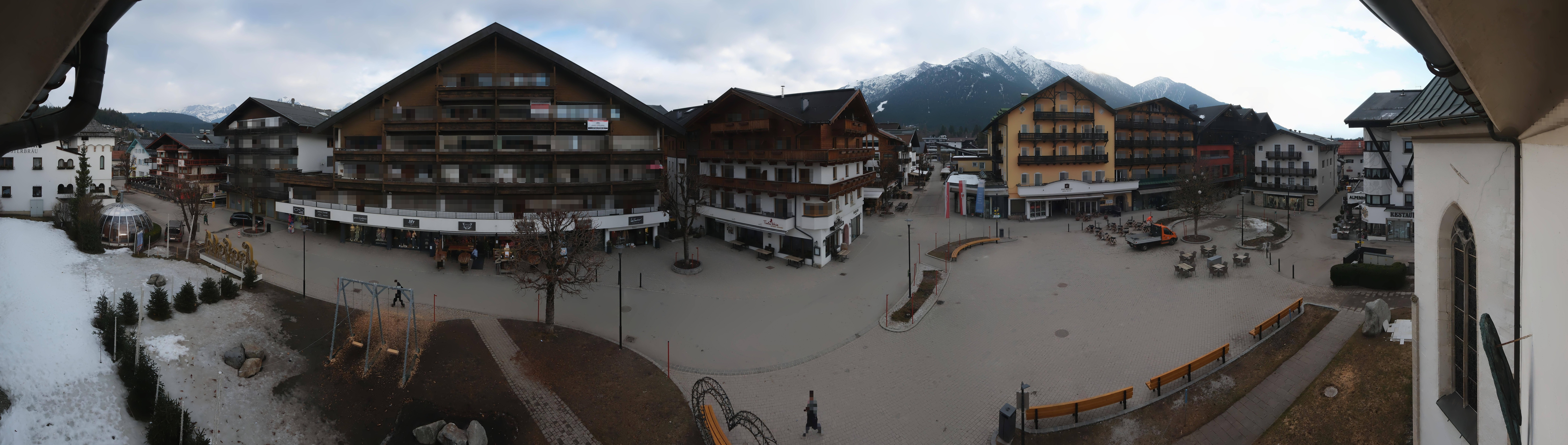Archiv Foto Webcam Dorfplatz, Seefeld in Tirol