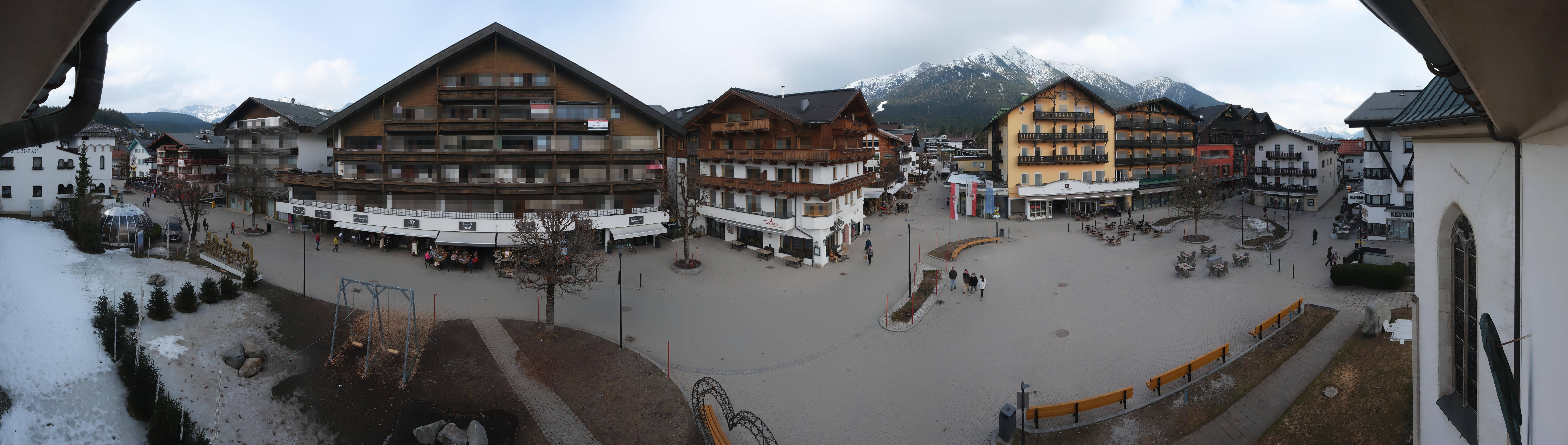 Archiv Foto Webcam Dorfplatz, Seefeld in Tirol