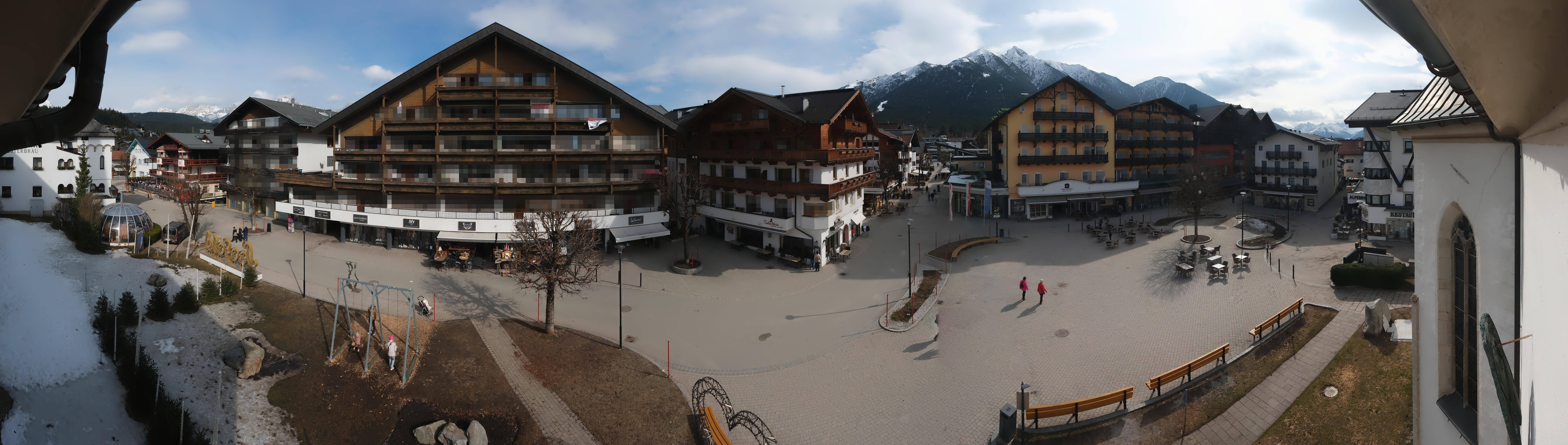 Archiv Foto Webcam Dorfplatz, Seefeld in Tirol
