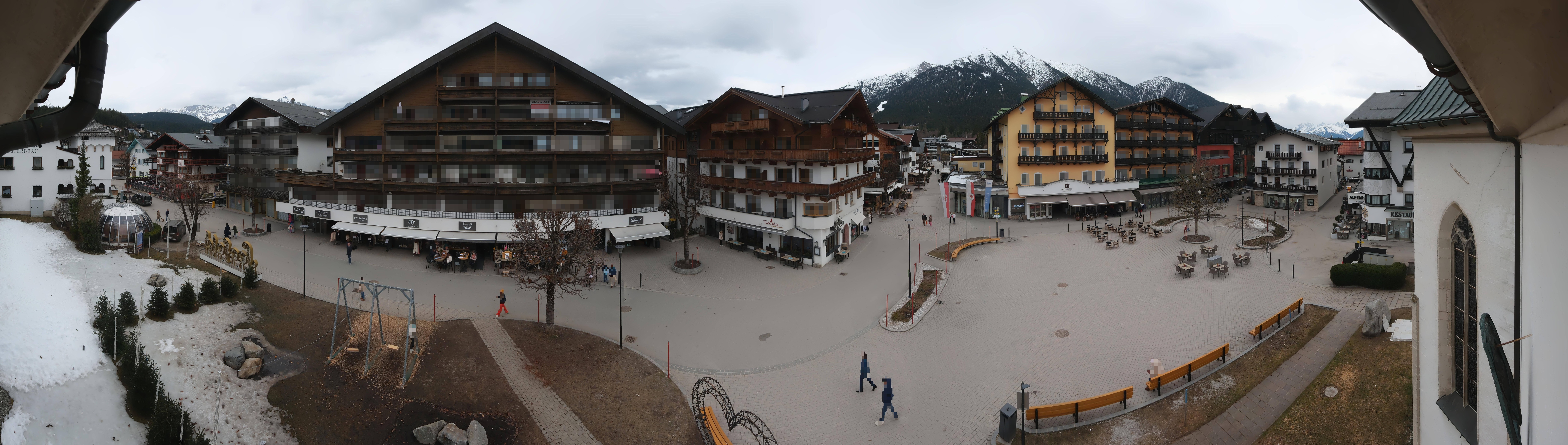 Archiv Foto Webcam Dorfplatz, Seefeld in Tirol