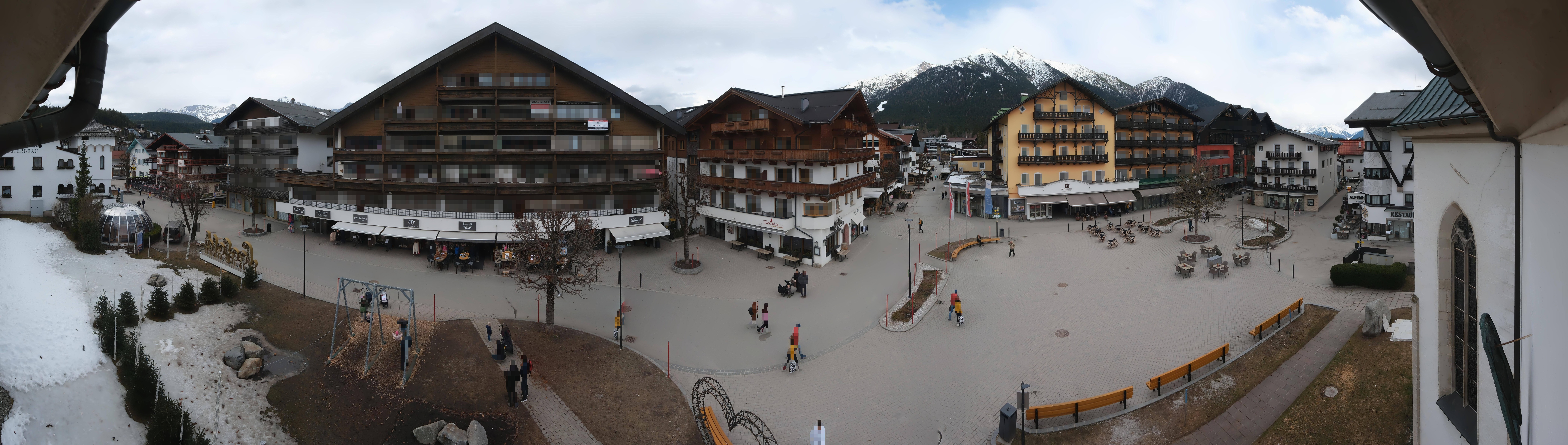 Archiv Foto Webcam Dorfplatz, Seefeld in Tirol