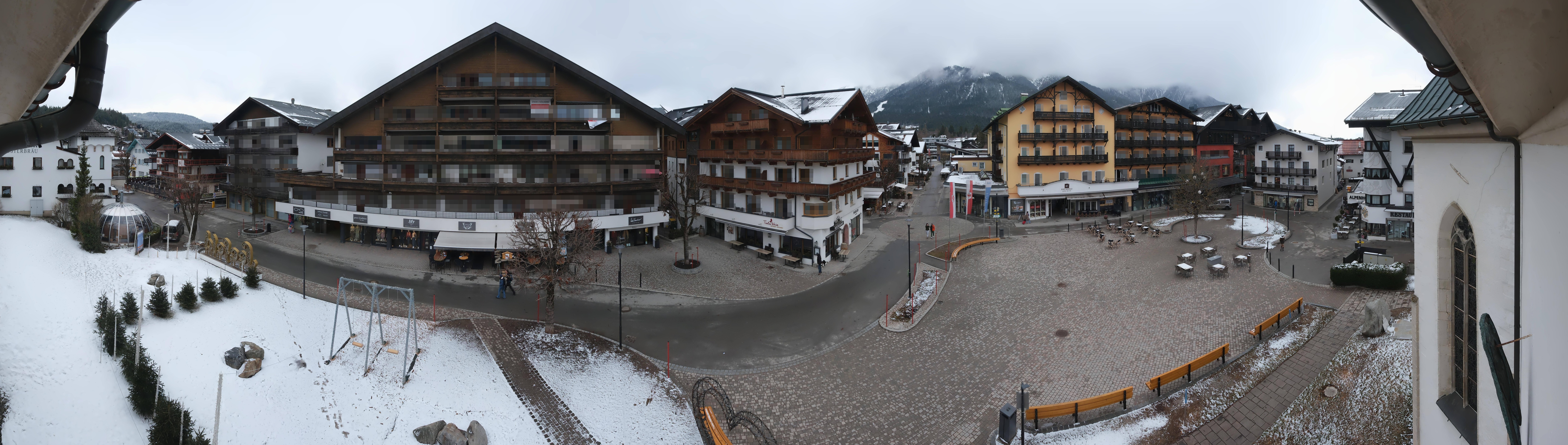 Archiv Foto Webcam Dorfplatz, Seefeld in Tirol