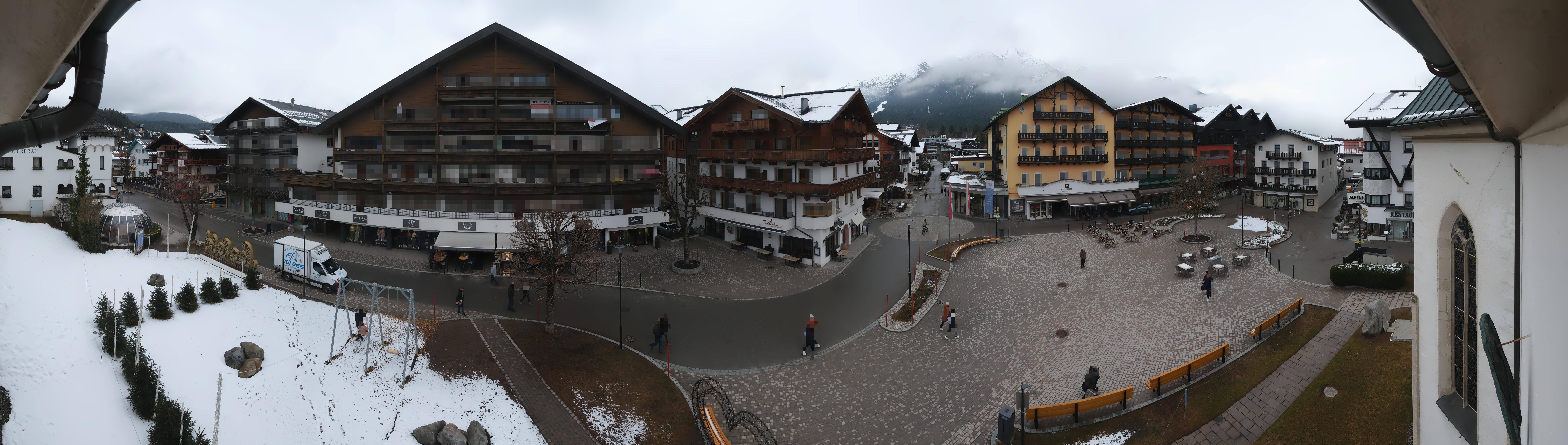 Archiv Foto Webcam Dorfplatz, Seefeld in Tirol