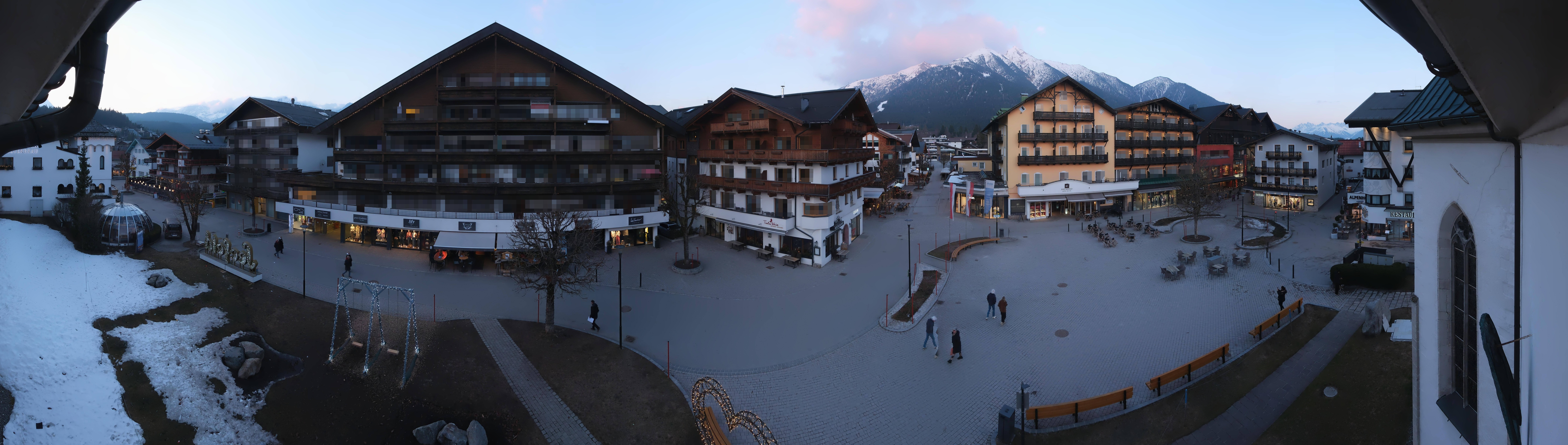 Archiv Foto Webcam Dorfplatz, Seefeld in Tirol