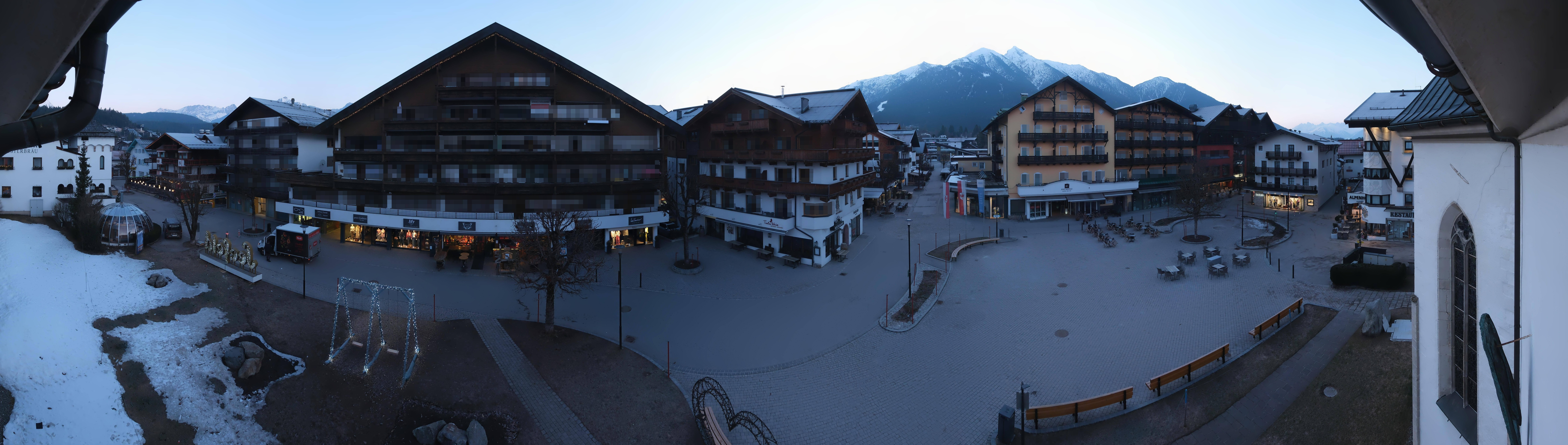 Archiv Foto Webcam Dorfplatz, Seefeld in Tirol