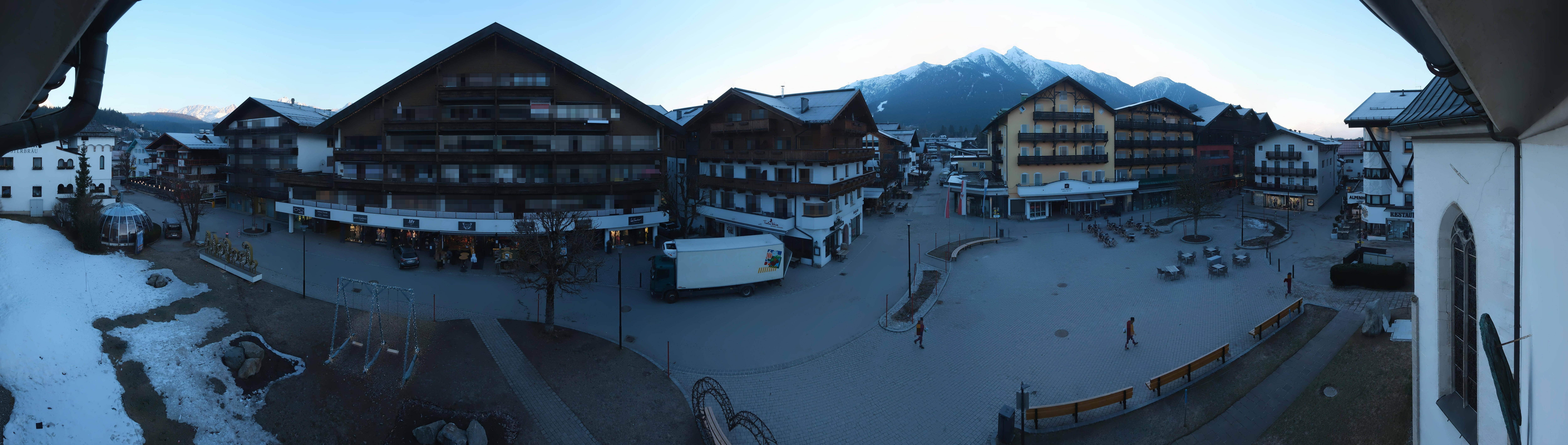 Archiv Foto Webcam Dorfplatz, Seefeld in Tirol