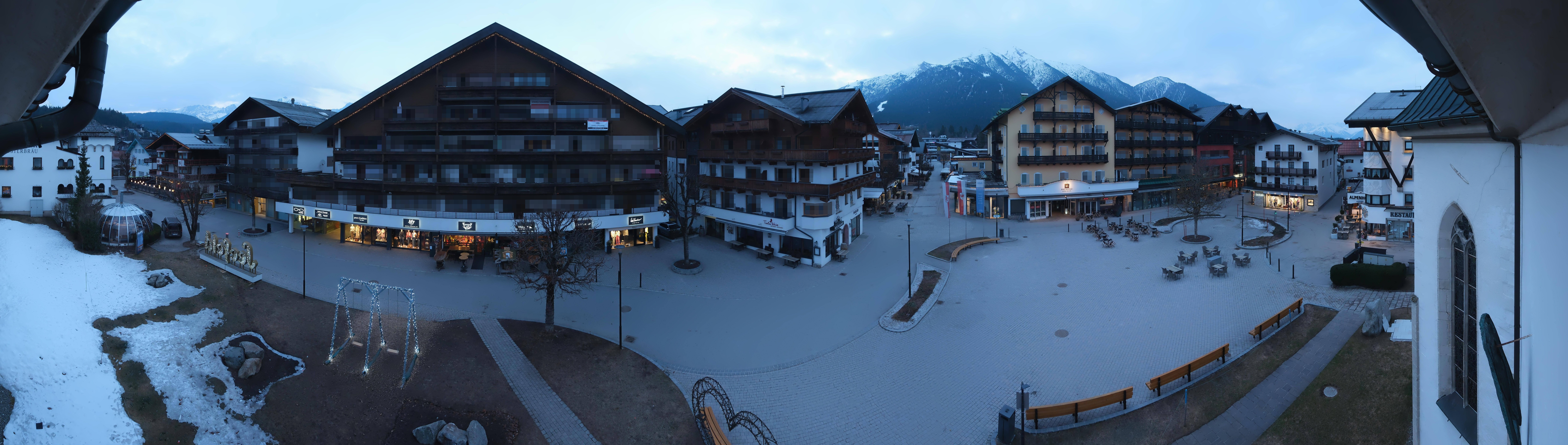 Archiv Foto Webcam Dorfplatz, Seefeld in Tirol