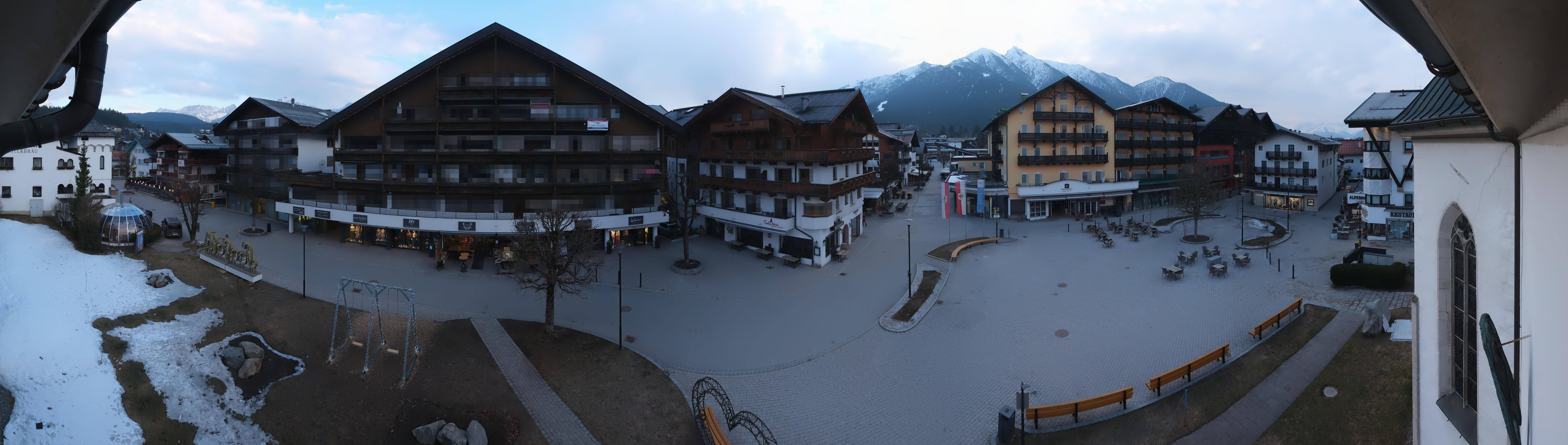 Archiv Foto Webcam Dorfplatz, Seefeld in Tirol