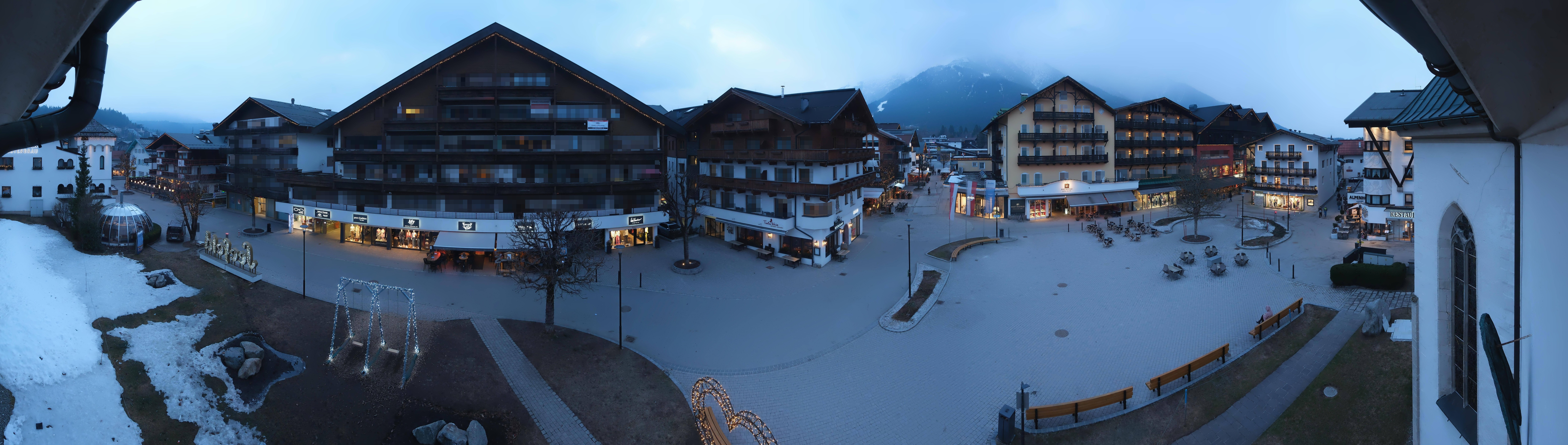 Archiv Foto Webcam Dorfplatz, Seefeld in Tirol