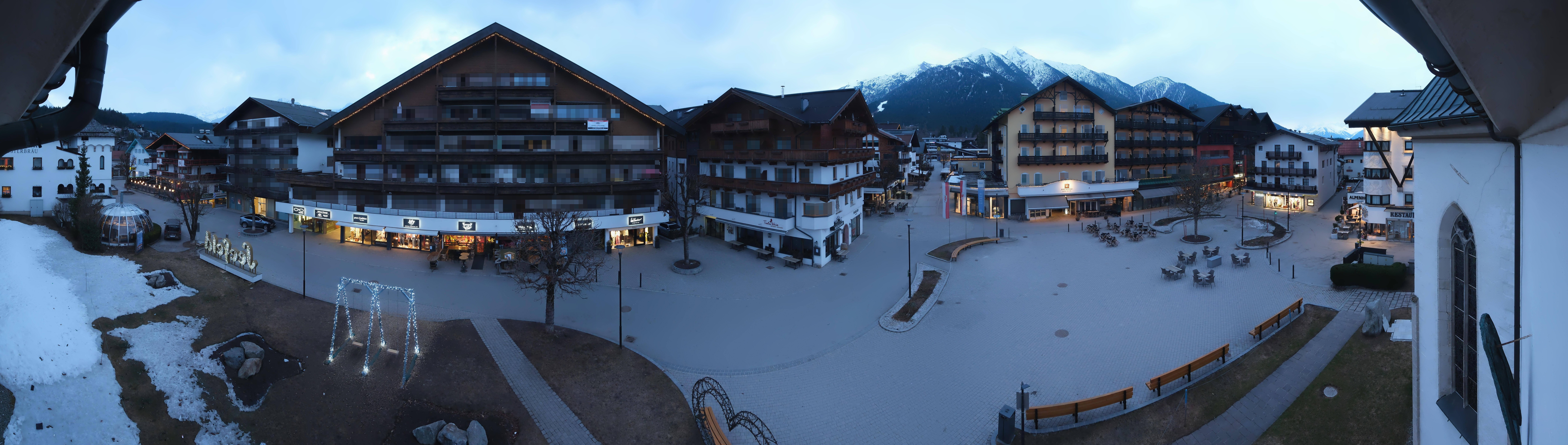 Archiv Foto Webcam Dorfplatz, Seefeld in Tirol