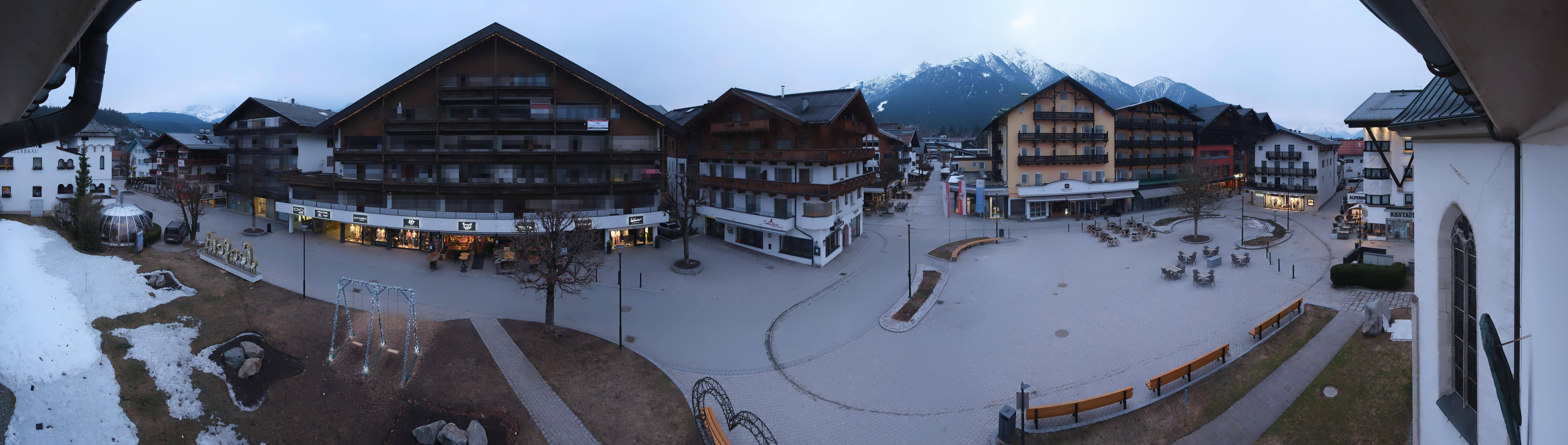 Archiv Foto Webcam Dorfplatz, Seefeld in Tirol