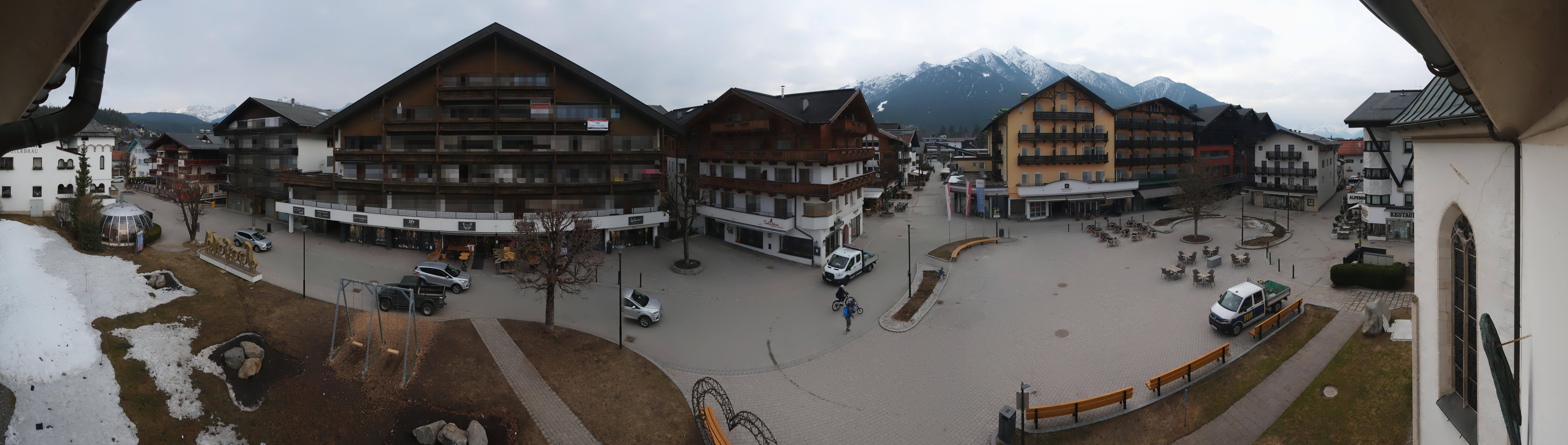 Archiv Foto Webcam Dorfplatz, Seefeld in Tirol