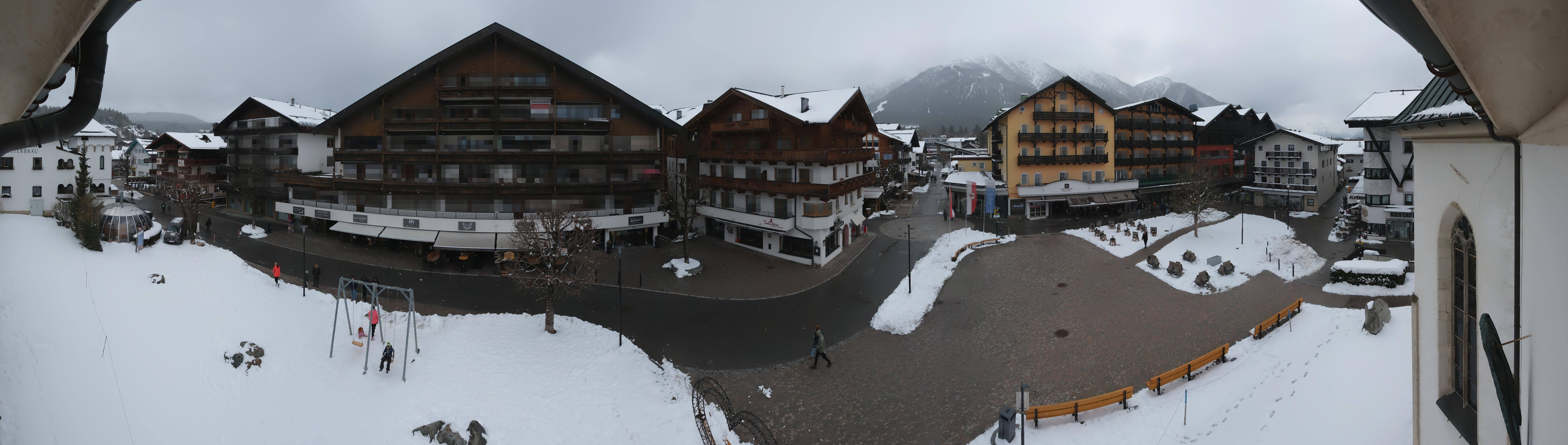 Archiv Foto Webcam Dorfplatz, Seefeld in Tirol