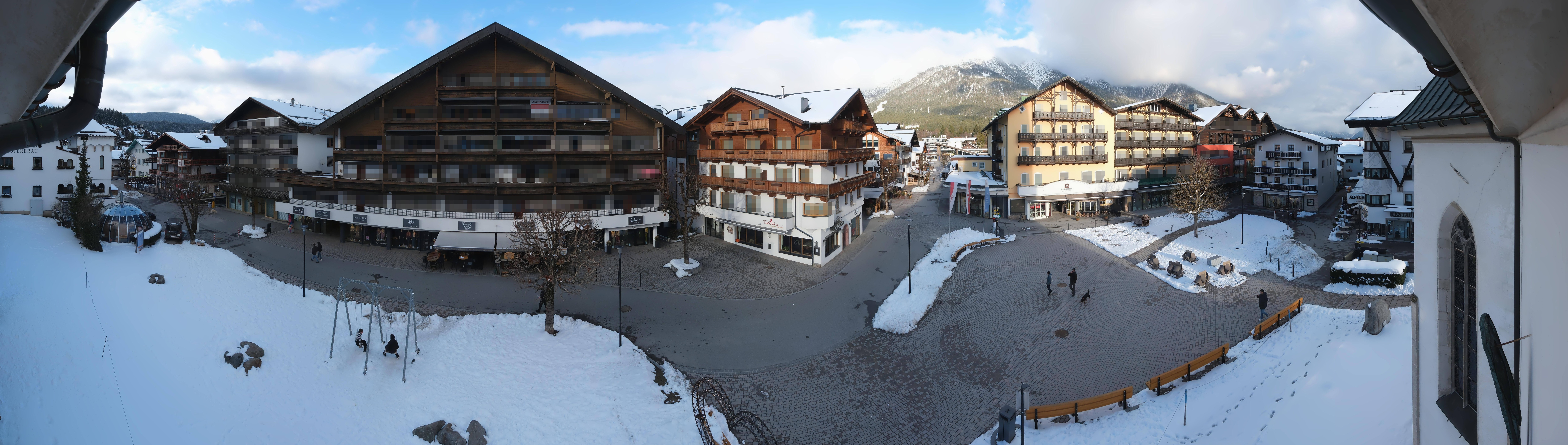 Archiv Foto Webcam Dorfplatz, Seefeld in Tirol