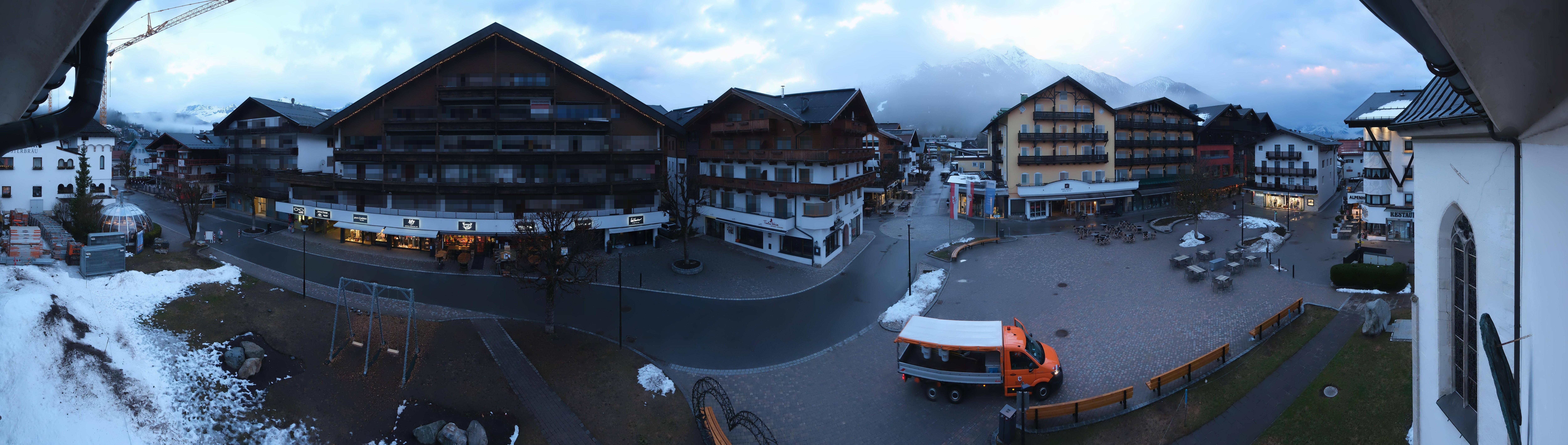 Archiv Foto Webcam Dorfplatz, Seefeld in Tirol